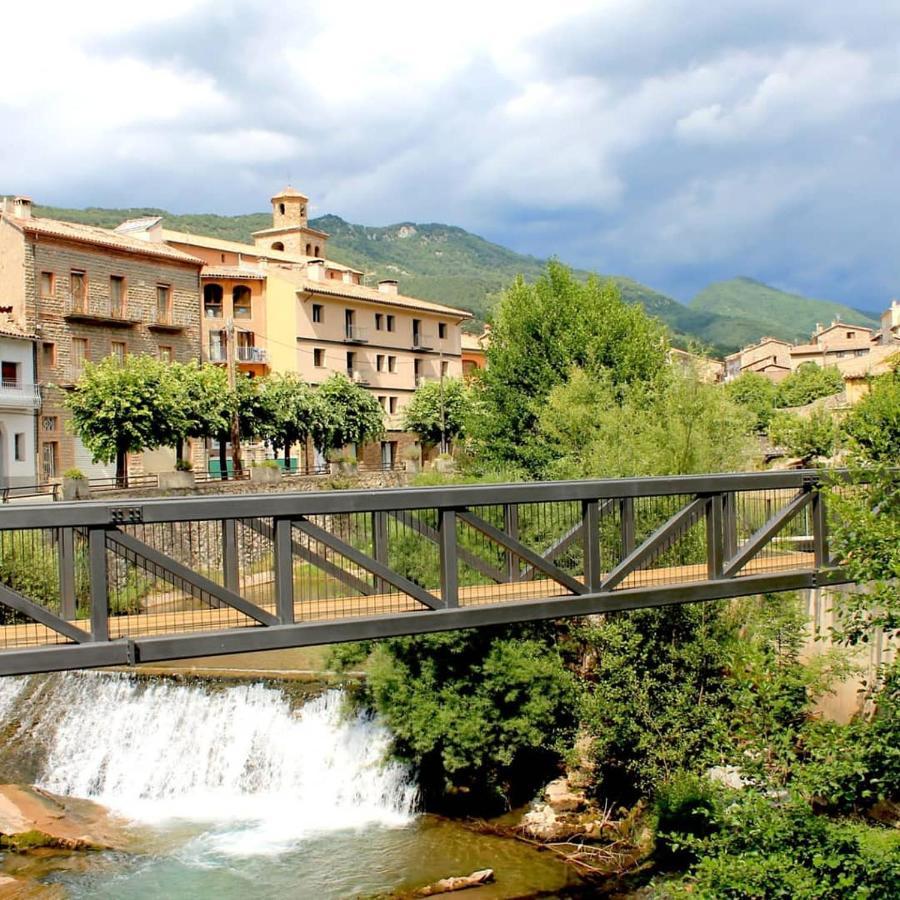 Hostal Fonda Cerdanya La Pobla de Lillet Ngoại thất bức ảnh